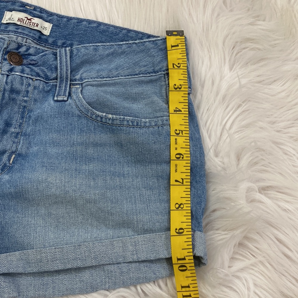 Hollister Short - Picture 7 of 8